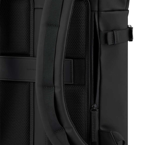 New Helsinki All Black