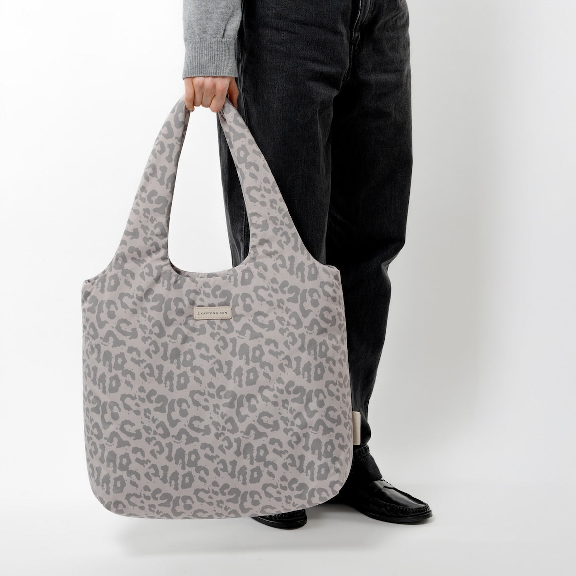 Skara Cloud Shopper Leo