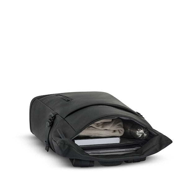 New Helsinki All Black